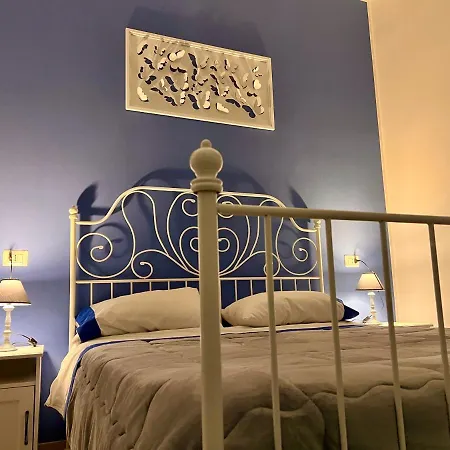 Vico Longo 25 - Ensuit Flat In The Heart Of Naples-3