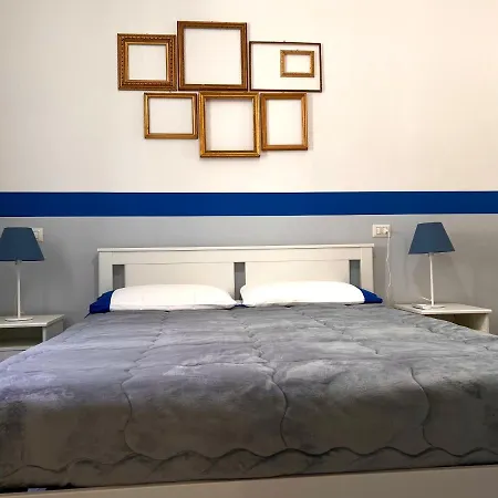 Vico Longo 25 - Ensuit Flat In The Heart Of Naples-2